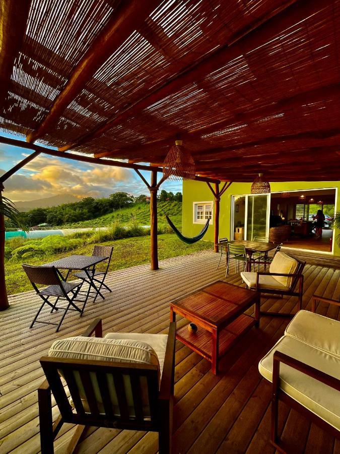 Chambre Et Sdb Privative Ylang Ylang Vue Mont Pelee Dans Maison Partagee Le Morne-Rouge Exterior photo